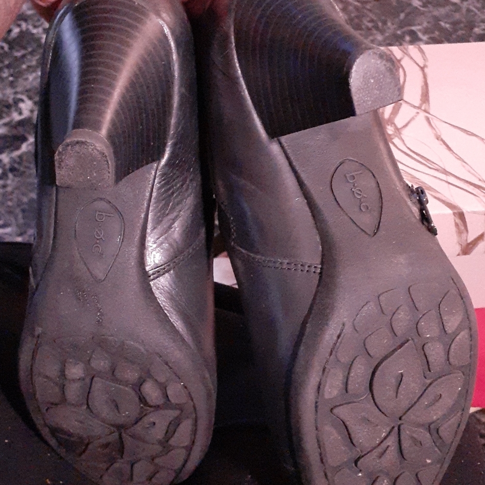 Shoes - Picture 3 of 4